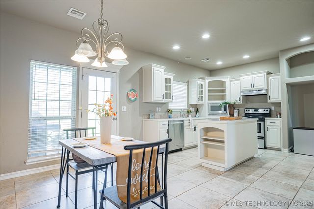 10473 E 143rd Court N, Collinsville, OK 74021