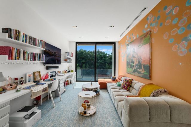 4780 SW 86th Ter, Miami, FL 33143