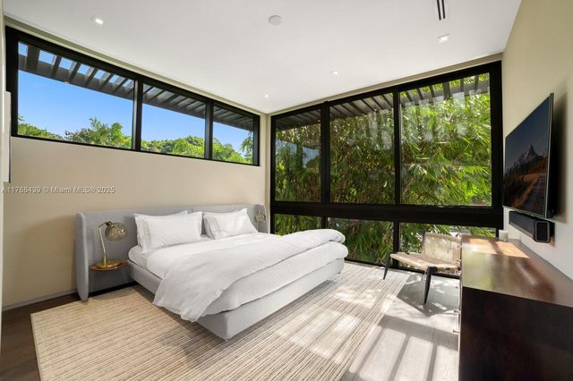 4780 SW 86th Ter, Miami, FL 33143