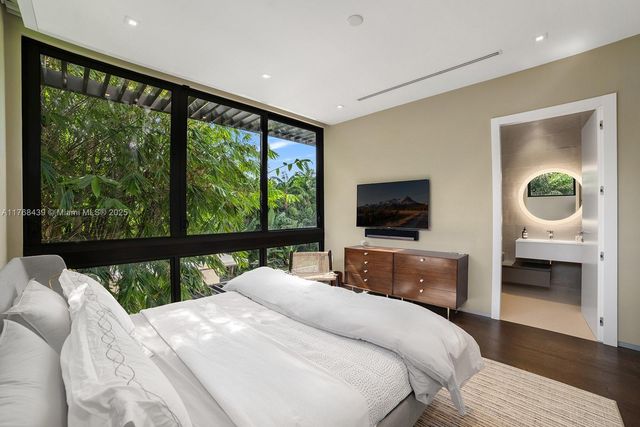 4780 SW 86th Ter, Miami, FL 33143