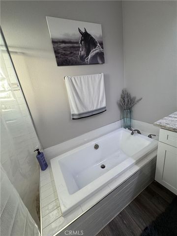 11843 Ivy, Hesperia, CA 92345