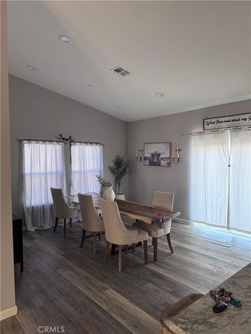 11843 Ivy, Hesperia, CA 92345