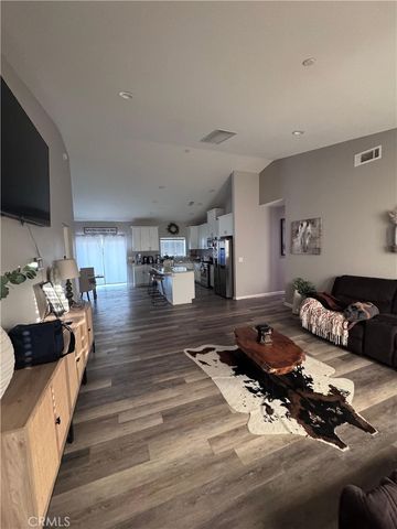 11843 Ivy, Hesperia, CA 92345