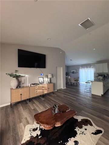 11843 Ivy, Hesperia, CA 92345