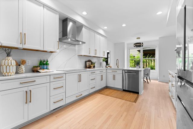 709 N 5th Avenue, Ann Arbor, MI 48104