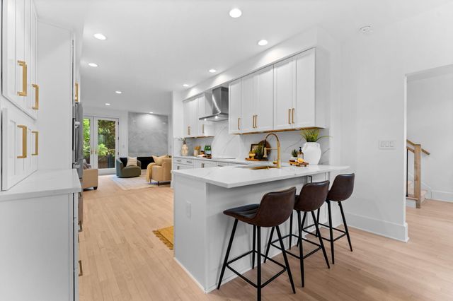 709 N 5th Avenue, Ann Arbor, MI 48104