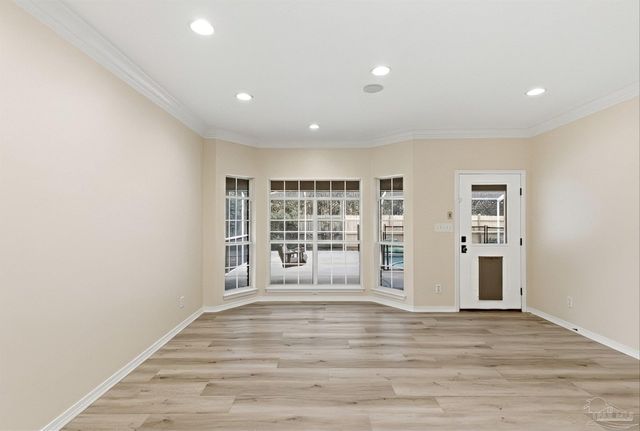 2437 W Bayshore Rd, Gulf Breeze, FL 32563