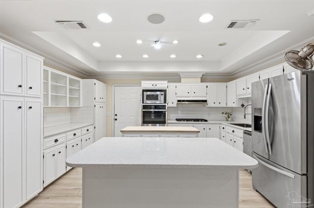 2437 W Bayshore Rd, Gulf Breeze, FL 32563