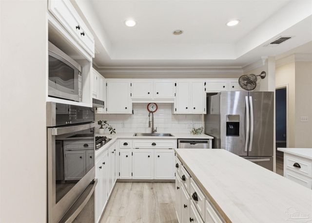 2437 W Bayshore Rd, Gulf Breeze, FL 32563