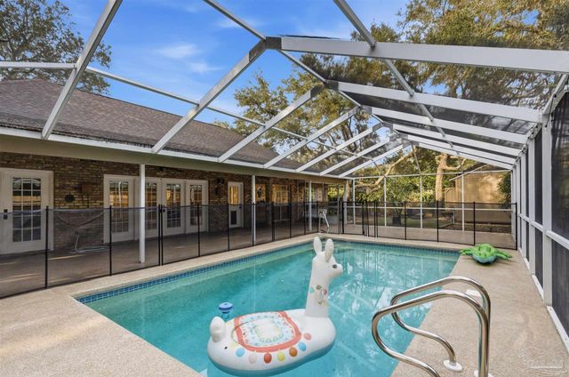 2437 W Bayshore Rd, Gulf Breeze, FL 32563