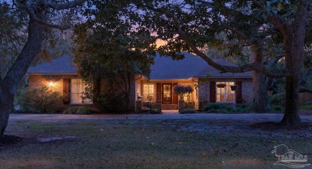 2437 W Bayshore Rd, Gulf Breeze, FL 32563