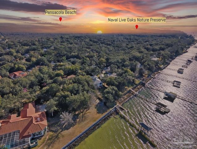 2437 W Bayshore Rd, Gulf Breeze, FL 32563