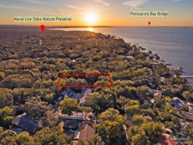 2437 W Bayshore Rd, Gulf Breeze, FL 32563