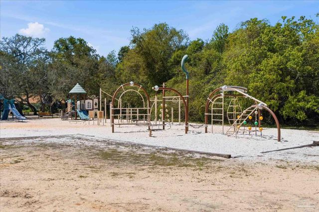 2437 W Bayshore Rd, Gulf Breeze, FL 32563