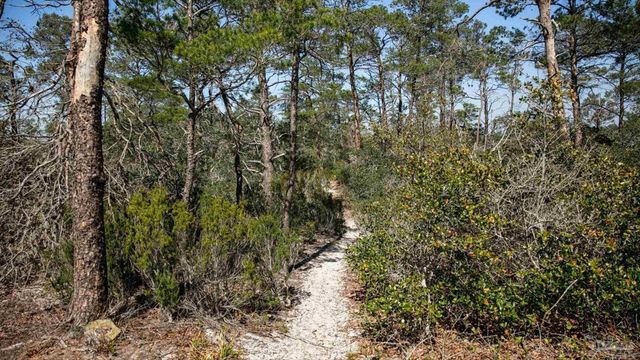 2437 W Bayshore Rd, Gulf Breeze, FL 32563
