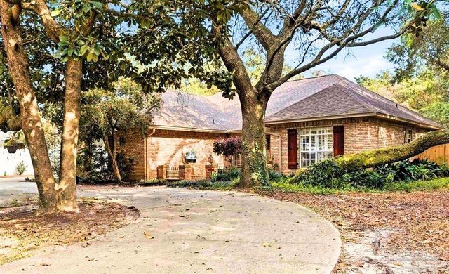 2437 W Bayshore Rd, Gulf Breeze, FL 32563