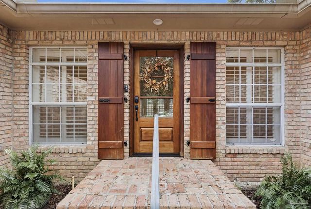 2437 W Bayshore Rd, Gulf Breeze, FL 32563