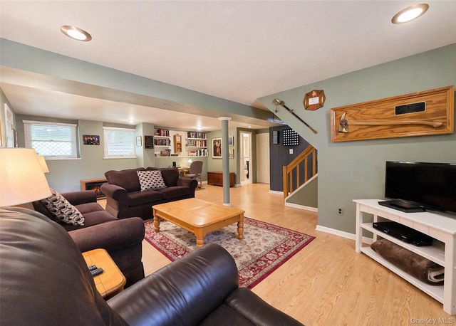153 Jackson Avenue S, Saint James, NY 11780