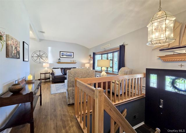 153 Jackson Avenue S, Saint James, NY 11780