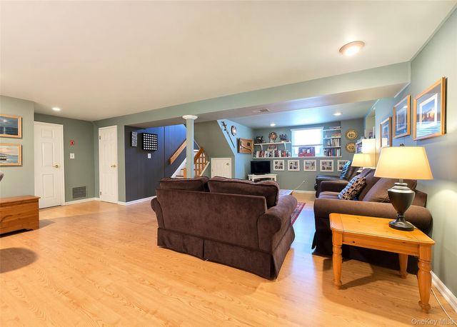 153 Jackson Avenue S, Saint James, NY 11780