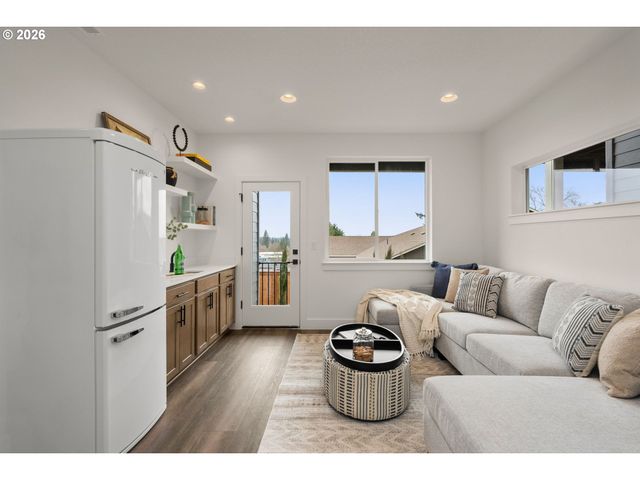 19836 Sw Lou Ln L-22, Beaverton, OR 97007