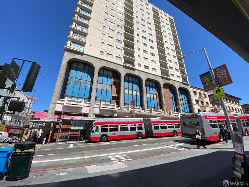 Image 1 of property listing at 950 Stockton 405, San Francisco, CA 94108