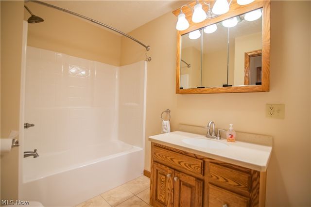 100A 37th Street, Vienna, WV 26105