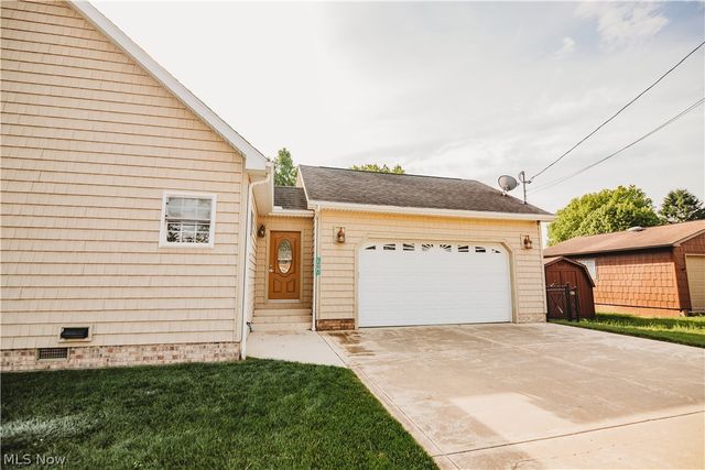 100A 37th Street, Vienna, WV 26105