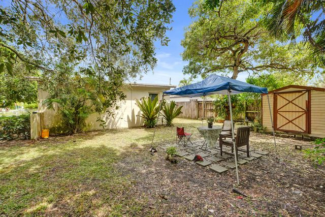 3630 SW 40th Street, West Park, FL 33023
