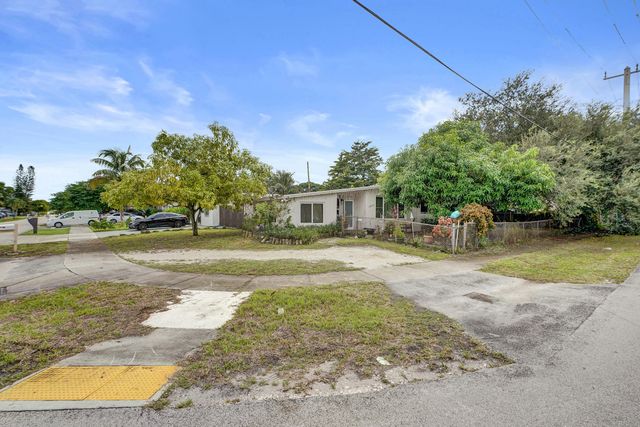 3630 SW 40th Street, West Park, FL 33023