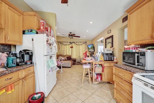 3630 SW 40th Street, West Park, FL 33023