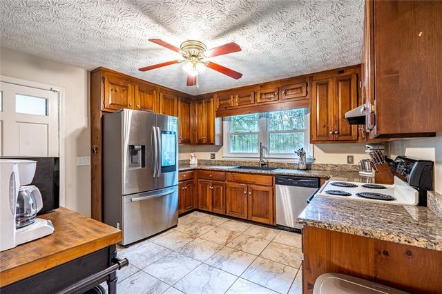 465-A Dobbs Road B, Woodstock, GA 30188