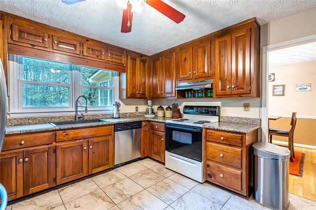 465-A Dobbs Road B, Woodstock, GA 30188