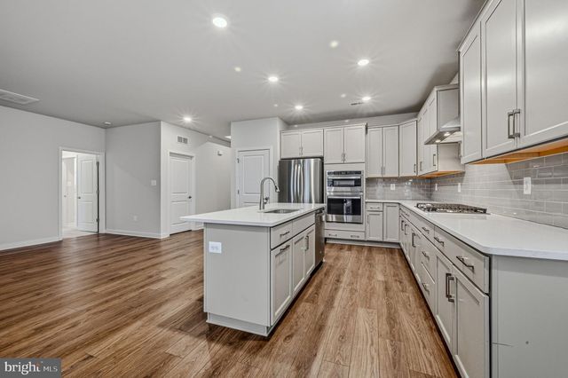 676 MAYFIELD FALLS DR, Newark, DE 19702