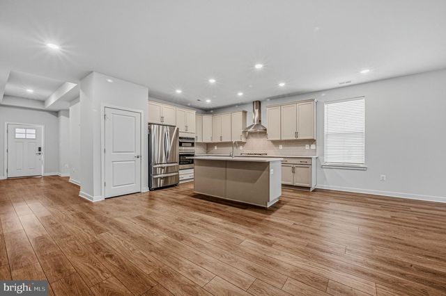 676 MAYFIELD FALLS DR, Newark, DE 19702