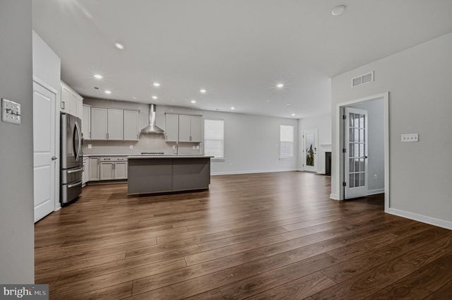 676 MAYFIELD FALLS DR, Newark, DE 19702