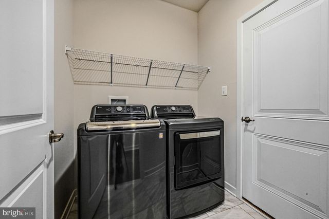 676 MAYFIELD FALLS DR, Newark, DE 19702