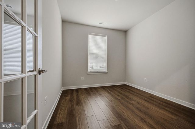 676 MAYFIELD FALLS DR, Newark, DE 19702