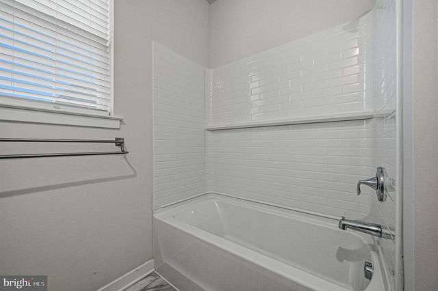 676 MAYFIELD FALLS DR, Newark, DE 19702