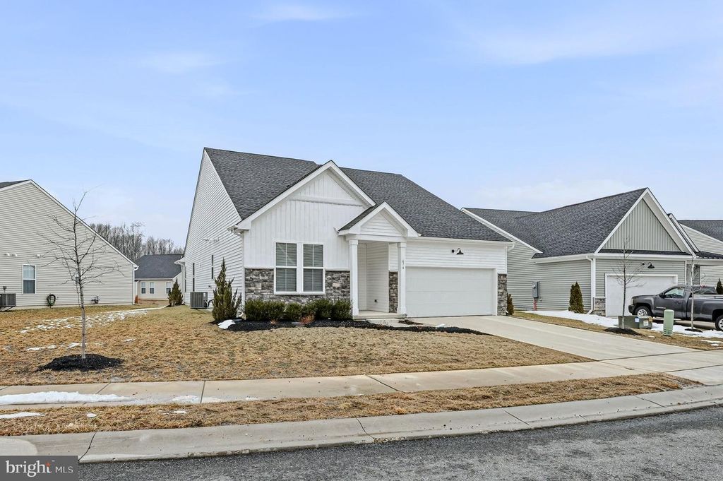 676 MAYFIELD FALLS DR, Newark, DE 19702