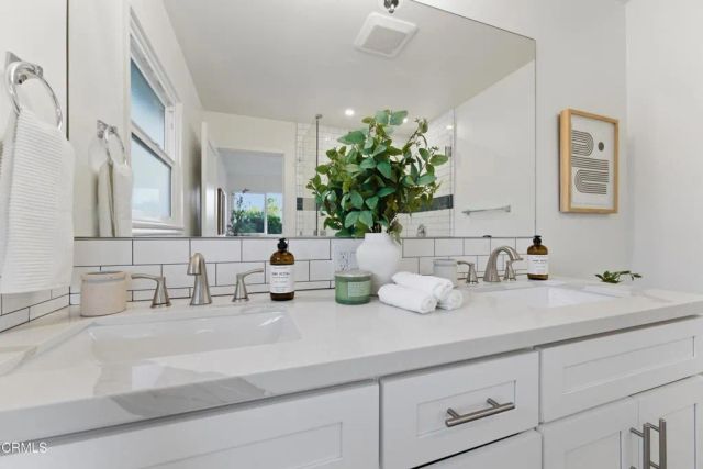 22718 Cantlay Street, Los Angeles, CA 91307