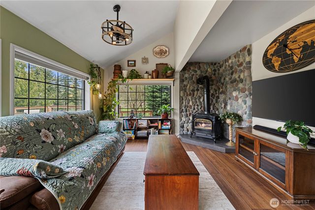 1720 Van Wyck Road, Bellingham, WA 98226