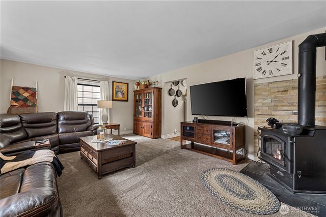 1720 Van Wyck Road, Bellingham, WA 98226