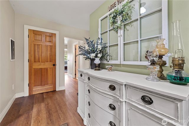 1720 Van Wyck Road, Bellingham, WA 98226