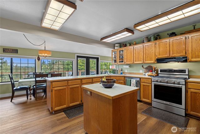1720 Van Wyck Road, Bellingham, WA 98226