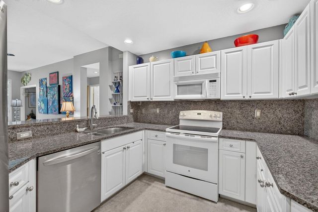 12418 Crystal Pointe Drive 102, Boynton Beach, FL 33437