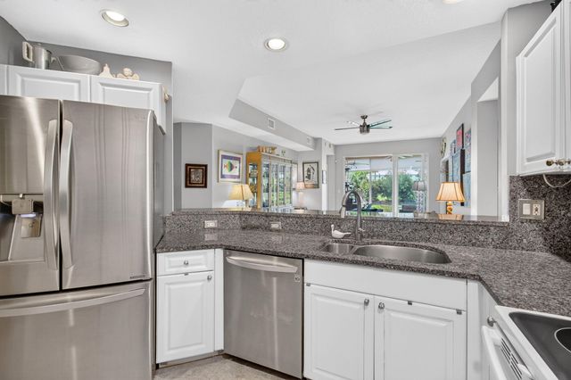 12418 Crystal Pointe Drive 102, Boynton Beach, FL 33437