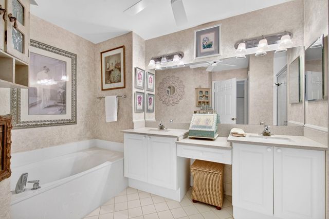 12418 Crystal Pointe Drive 102, Boynton Beach, FL 33437