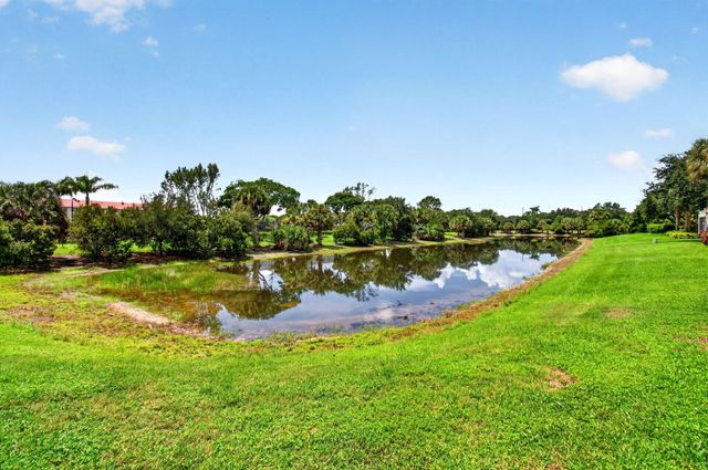 12418 Crystal Pointe Drive 102, Boynton Beach, FL 33437