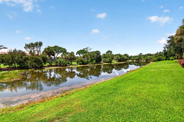 12418 Crystal Pointe Drive 102, Boynton Beach, FL 33437